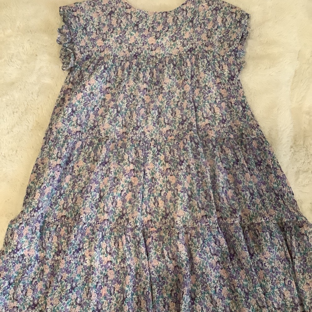 Hayden girls dress. Floral in girls size Medium